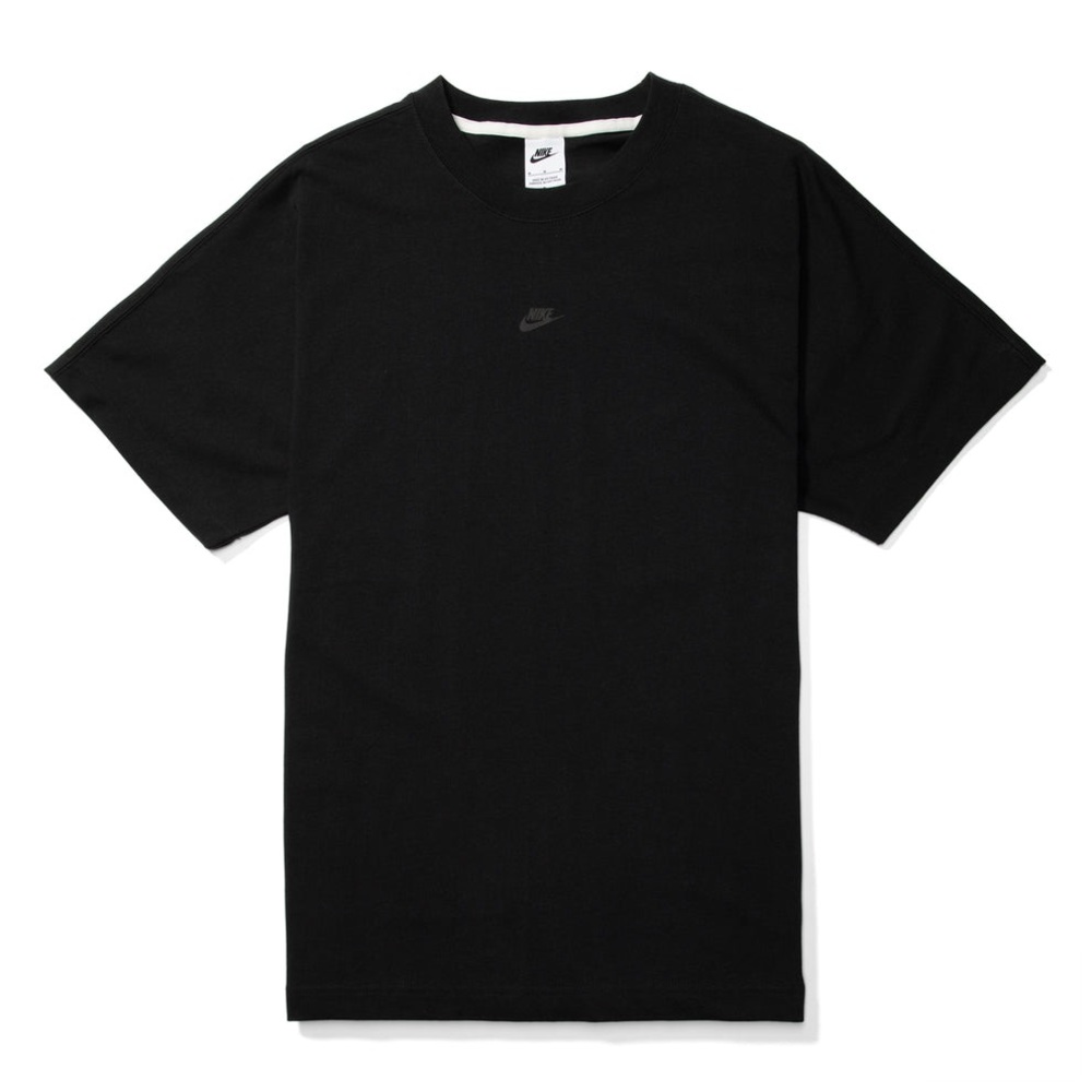NWT Nike Sportswear Style Essentials Short Sleeve Shirt
